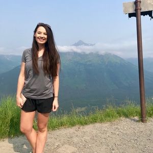 Meet your Posher, Nikki